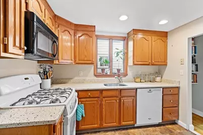 51 Fairlawn St #51, Malden, MA 02148 - Photo 6