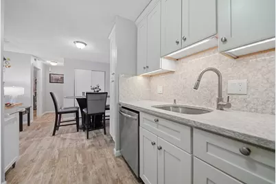 303 Pawtucket Blvd #14, Lowell, MA 01854 - Photo 12