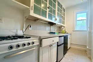 10 Dana St, Cambridge, MA 02138 - Photo 2