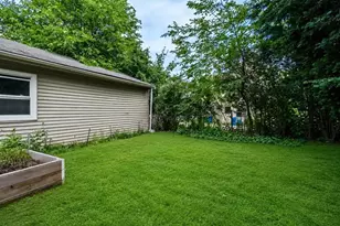 100 Floral St, Newton, MA 02461 - Photo 22