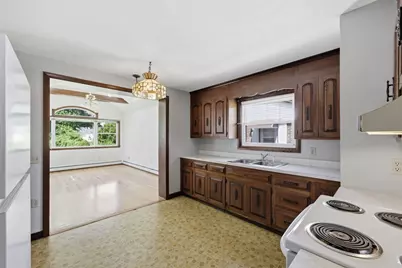52 Felix St, Chicopee, MA 01020 - Photo 6