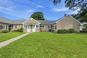 116 Applewood Dr, Chicopee, MA 01022 - Photo 1