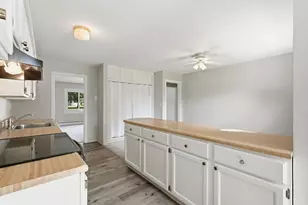116 Applewood Dr, Chicopee, MA 01022 - Photo 10