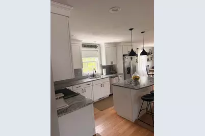 33 Ledgewood Cir, Attleboro, MA 02703 - Photo 2