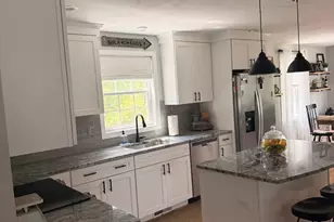 33 Ledgewood Cir, Attleboro, MA 02703 - Photo 2