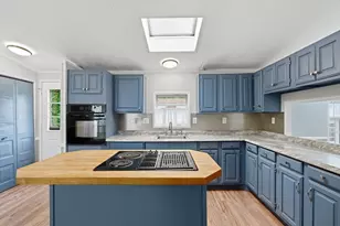 556 Central, Leominster, MA 01453 - Photo 6