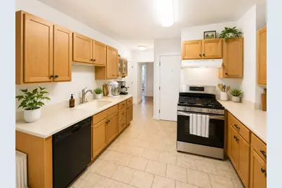32 Claflin Rd #2, Brookline, MA 02446 - Photo 8