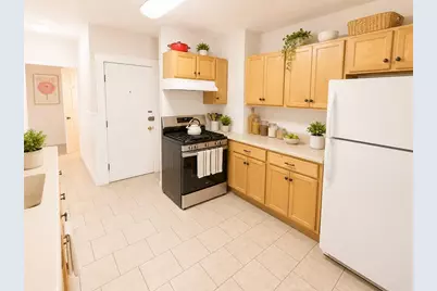 32 Claflin Rd #2, Brookline, MA 02446 - Photo 10