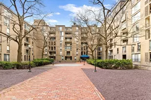 77 Pond Ave, Brookline, MA 02445 - Photo 10