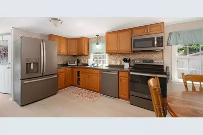 22 Clyde St, Blackstone, MA 01504 - Photo 8