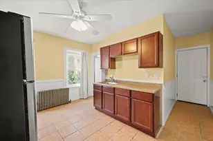 26 Pine St, Attleboro, MA 02703 - Photo 8
