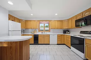 413 Goldthwaite Rd, Northbridge, MA 01588 - Photo 10
