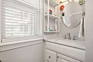 2 Hazel St, Salem, MA 01970 - Photo 18