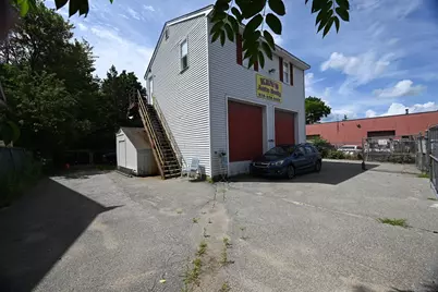 39 Wilbur St, Lowell, MA 01851 - Photo 4