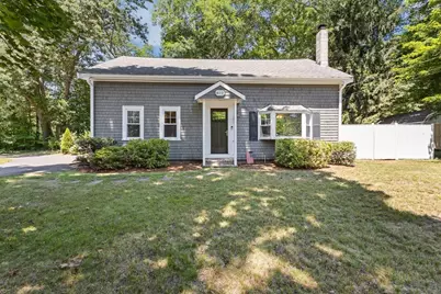 812 Plymouth St, Middleborough, MA 02346 - Photo 2