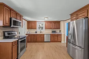 812 Plymouth St, Middleborough, MA 02346 - Photo 24
