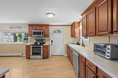 812 Plymouth St, Middleborough, MA 02346 - Photo 20
