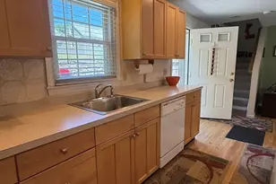 5 Main, Upton, MA 01568 - Photo 4