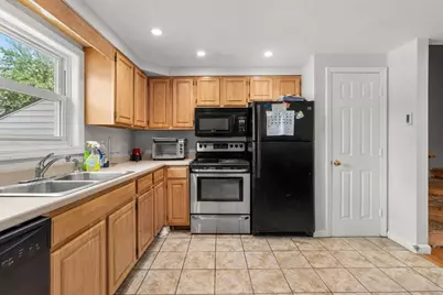 81 Wayland St, Boston, MA 02125 - Photo 10