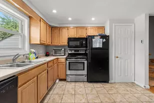 81 Wayland St, Boston, MA 02125 - Photo 10