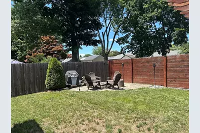 47 Naples Ave, Providence, RI 02908 - Photo 16