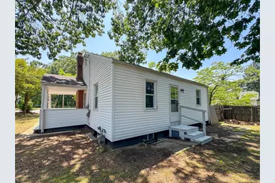 4 Wolfe St, Springfield, MA 01020 - Photo 4