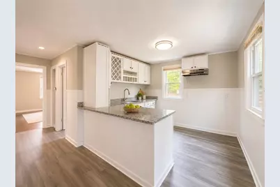 4 Wolfe St, Springfield, MA 01020 - Photo 8