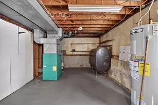 1 Eisenhower Rd, Peabody, MA 01960 - Photo 18