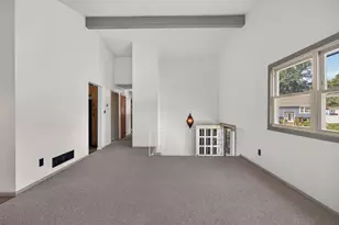 1 Eisenhower Rd, Peabody, MA 01960 - Photo 10