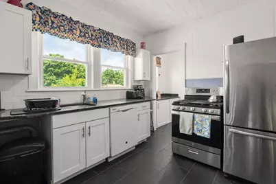28 Appleton St, Watertown, MA 02472 - Photo 4