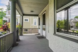 28 Appleton St, Watertown, MA 02472 - Photo 2