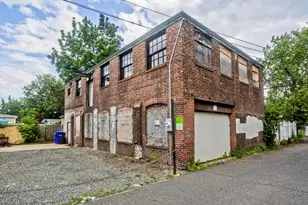 90 Andrew St, Springfield, MA 01109 - Photo 1