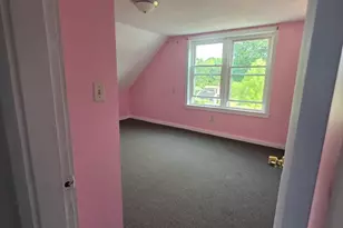 24 Quartus St, Chicopee, MA 01013 - Photo 6