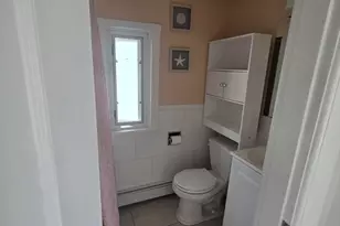 24 Quartus St, Chicopee, MA 01013 - Photo 8