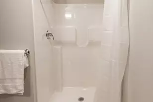 90 Grove St, Worcester, MA 01605 - Photo 6
