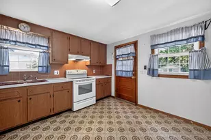 1 Ridgeway Ave, Billerica, MA 01821 - Photo 4