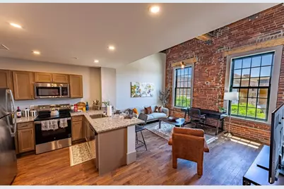 90 Grove St #307, Worcester, MA 01605 - Photo 4