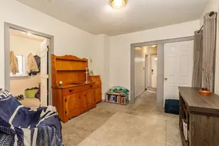 35 Essex St, Athol, MA 01331 - Photo 4