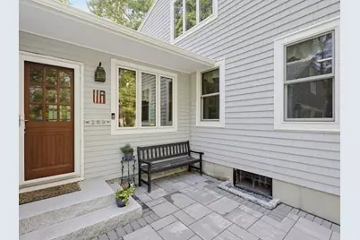 209 Highland St, Stoughton, MA 02072 - Photo 4