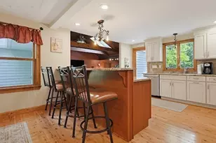 209 Highland St, Stoughton, MA 02072 - Photo 10