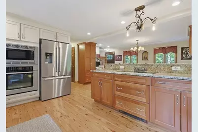 209 Highland St, Stoughton, MA 02072 - Photo 6