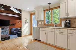209 Highland St, Stoughton, MA 02072 - Photo 8