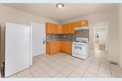 60 Commercial St, Lynn, MA 01905 - Photo 4