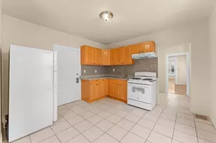 60 Commercial St, Lynn, MA 01905 - Photo 4