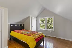 8 Locust Ln, Watertown, MA 02472 - Photo 28