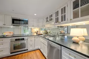 21 Walnut, Boston, MA 02108 - Photo 10