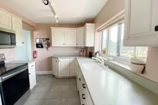 100 Cove Way, Quincy, MA 02169 - Photo 4