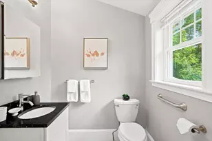 286 Porter St, Melrose, MA 02176 - Photo 12