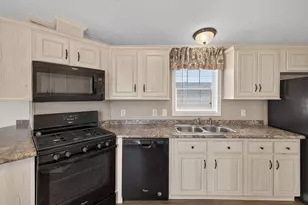 67 Debby Ln, Raynham, MA 02767 - Photo 10