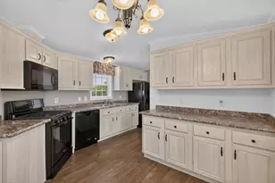 67 Debby Ln, Raynham, MA 02767 - Photo 8